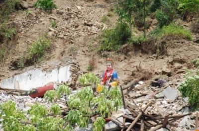 ​云南诡异佛像之谜，4.6级地动寺庙塌陷佛像耸立没有倒_无解