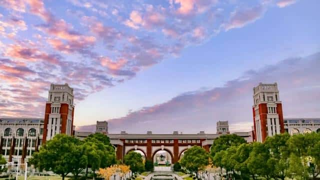 华东政法大学高中选科要求（华东政法大学怎么样）