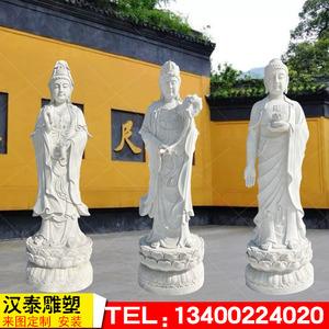 5、佛与菩萨的相关雕塑比较多，有一对大石狮在寺庙正门左右两侧也是石雕佛像。