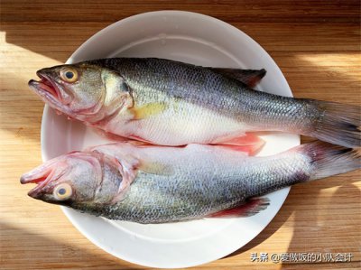 ​在家清蒸海鱼怎么才好吃？牢记3点，鱼肉鲜嫩味道美，一点也不腥