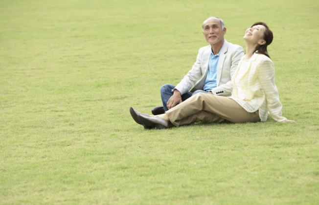 中老年人早上几点起床最好 中老年人早上几点钟锻炼身体好