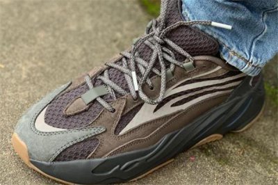 ​yeezy 700 v2 geode货量 椰子700geode配色货量详情