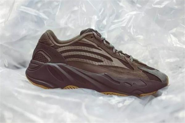 yeezy 700 v2 geode货量 椰子700geode配色货量详情