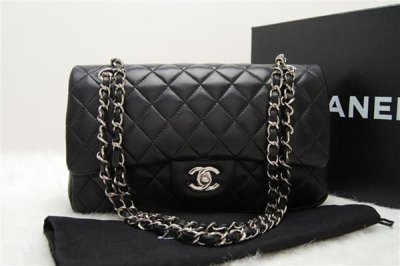 ​chanel 2.55包包质量如何 chanel cf和chanel 2.55哪个好