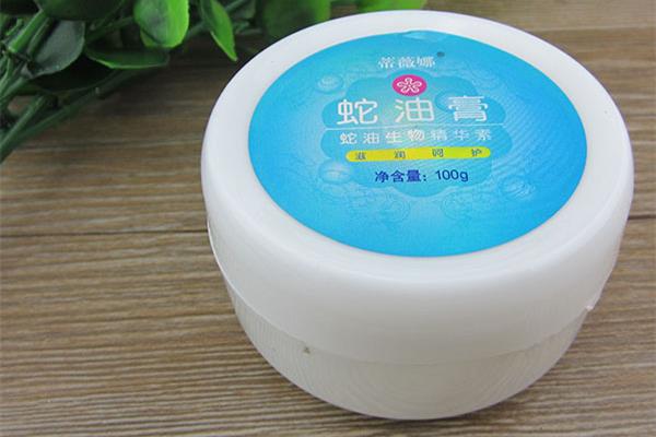 蛇油膏烫伤能用吗 蛇油膏可以擦伤口吗