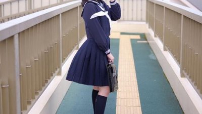 ​日本14岁女生脱掉校服，爬窗逃出学校跳桥自杀